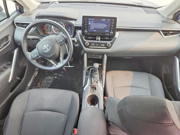 2022 TOYOTA COROLLA CROSS LE