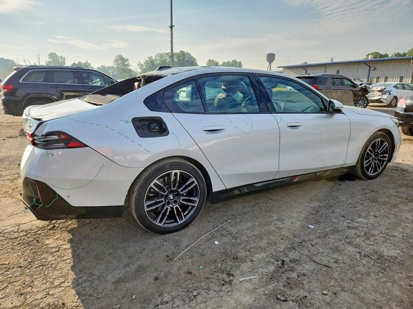 2024 BMW 530