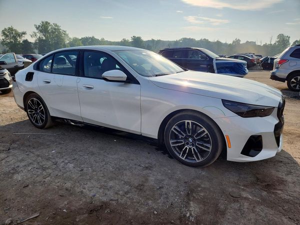 2024 BMW 530