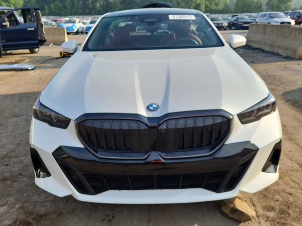2024 BMW 530