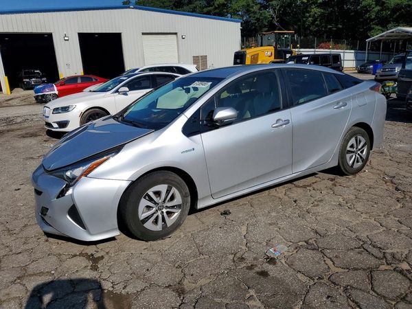 2016 TOYOTA PRIUS