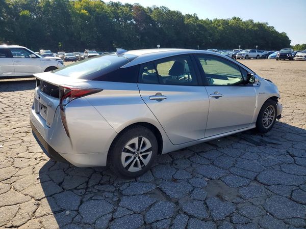 2016 TOYOTA PRIUS