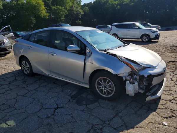 2016 TOYOTA PRIUS