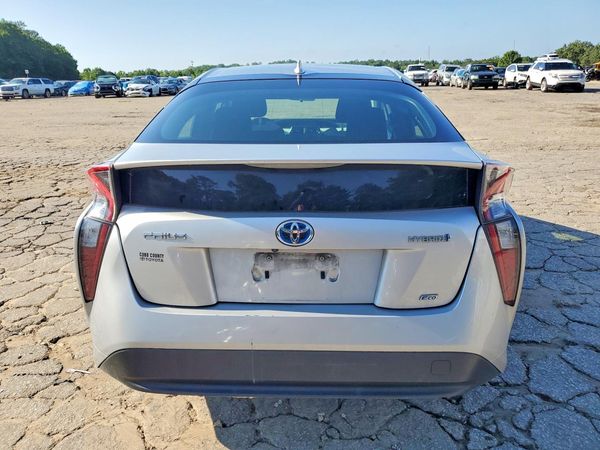 2016 TOYOTA PRIUS