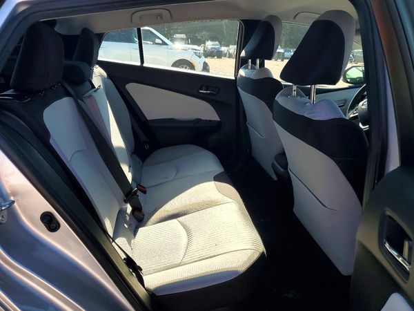 2016 TOYOTA PRIUS