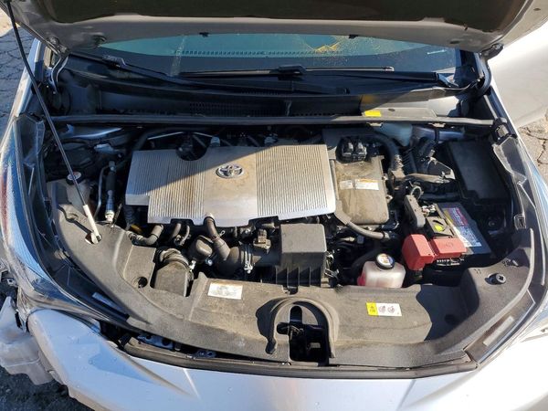2016 TOYOTA PRIUS