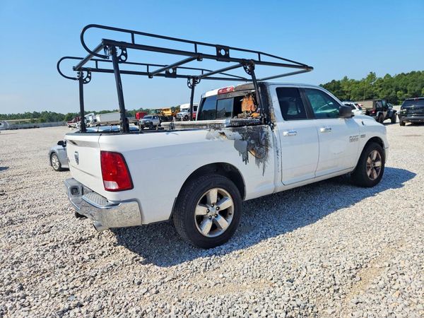 2016 RAM 1500 SLT