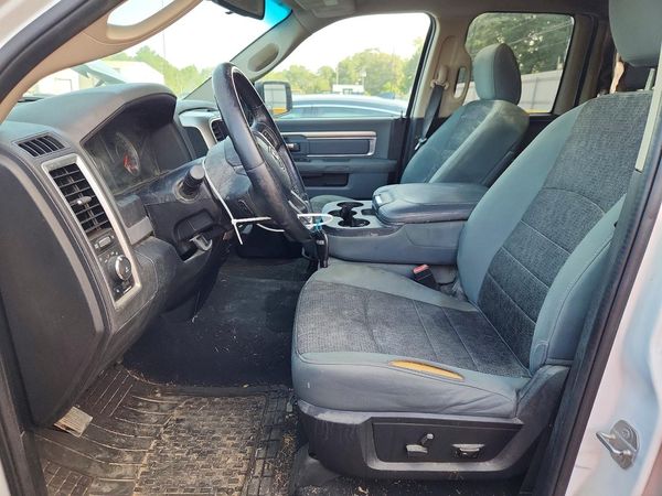 2016 RAM 1500 SLT