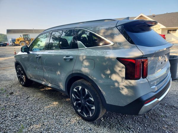 2025 KIA SORENTO