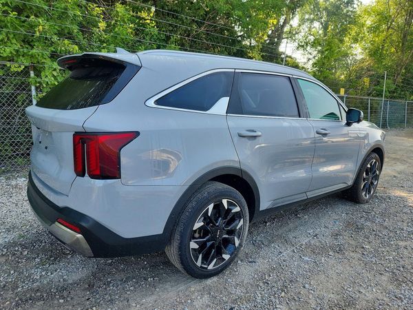 2025 KIA SORENTO