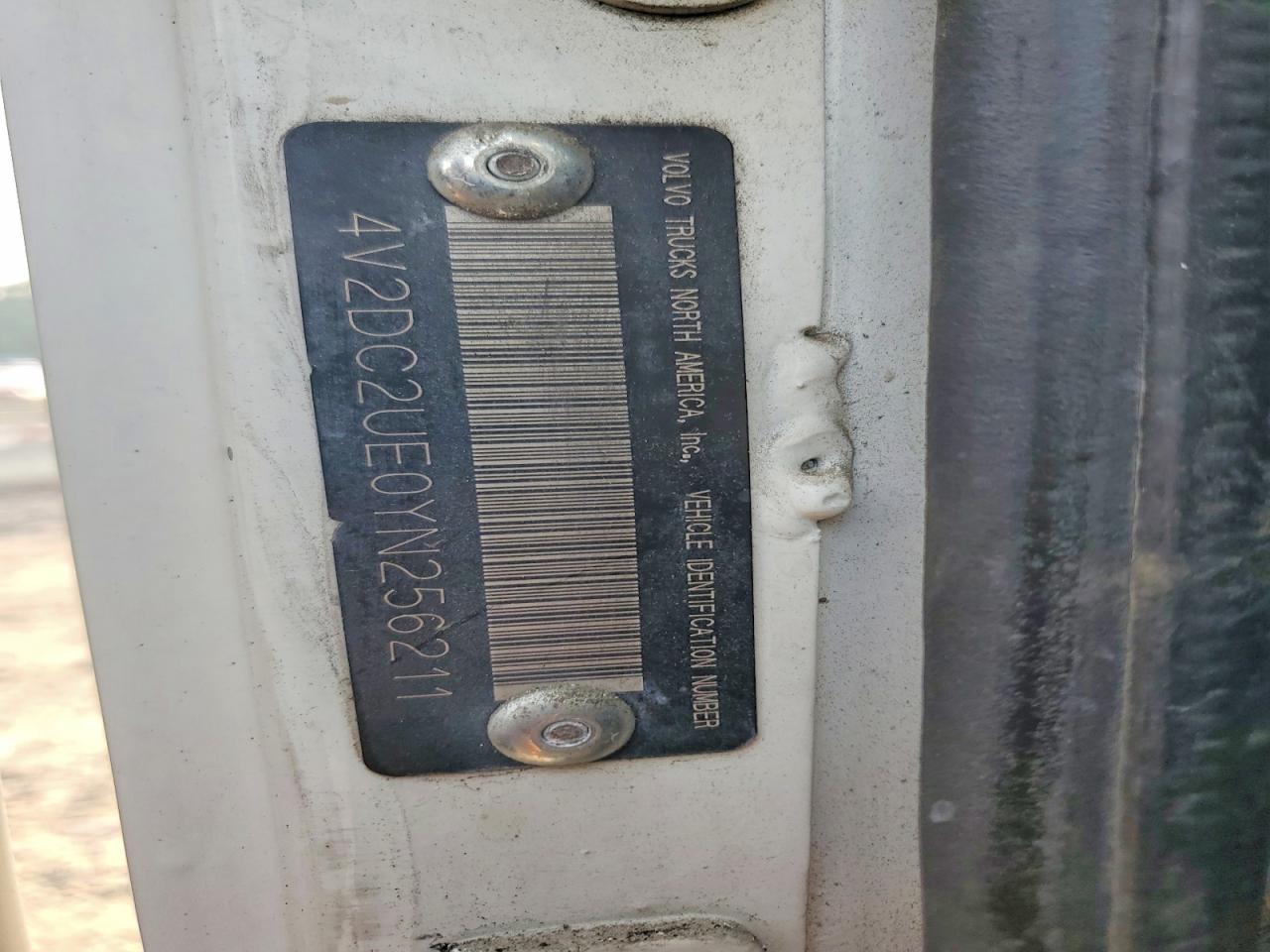 2000 VOLVO XPEDITOR