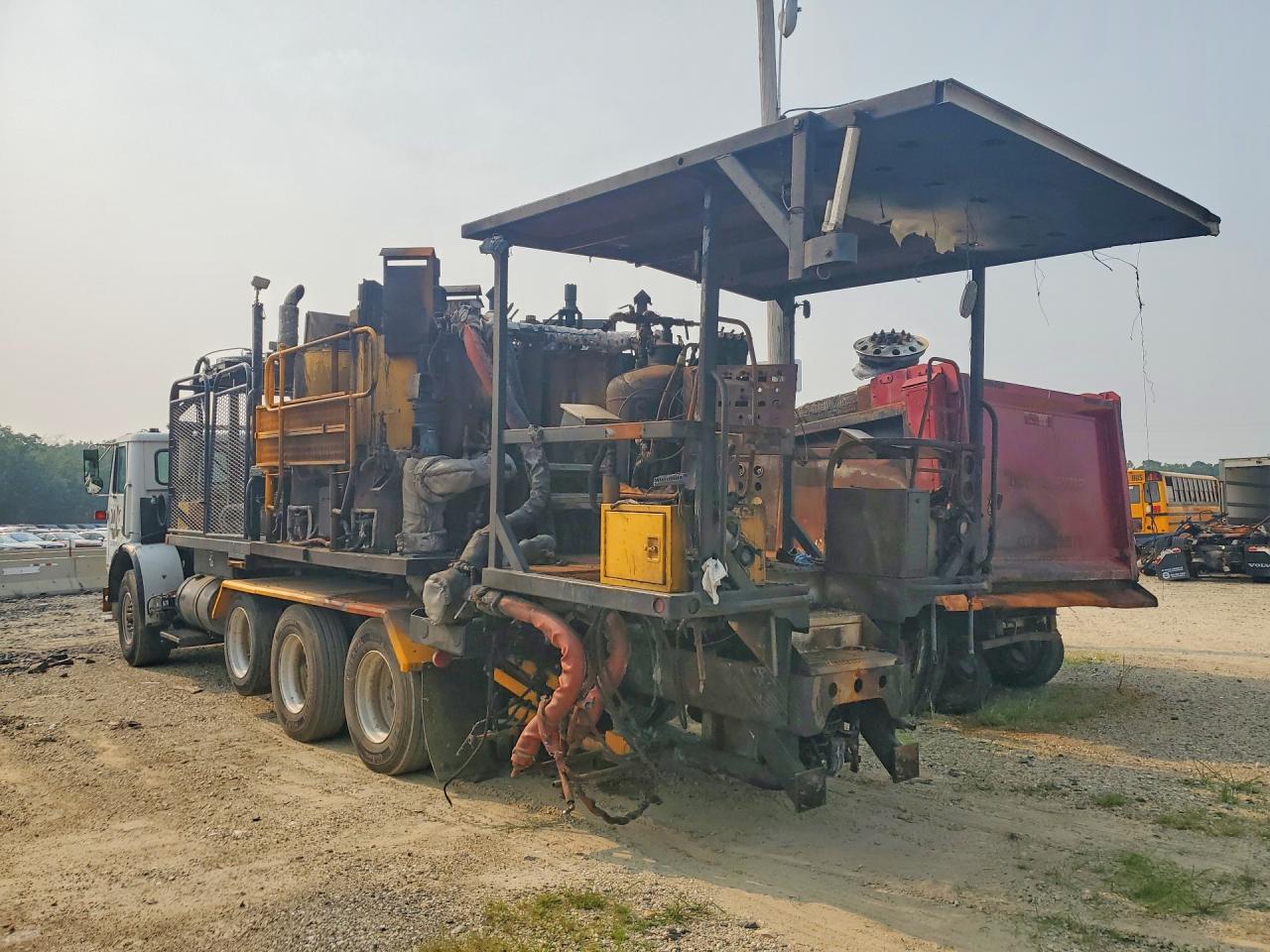 2000 VOLVO XPEDITOR