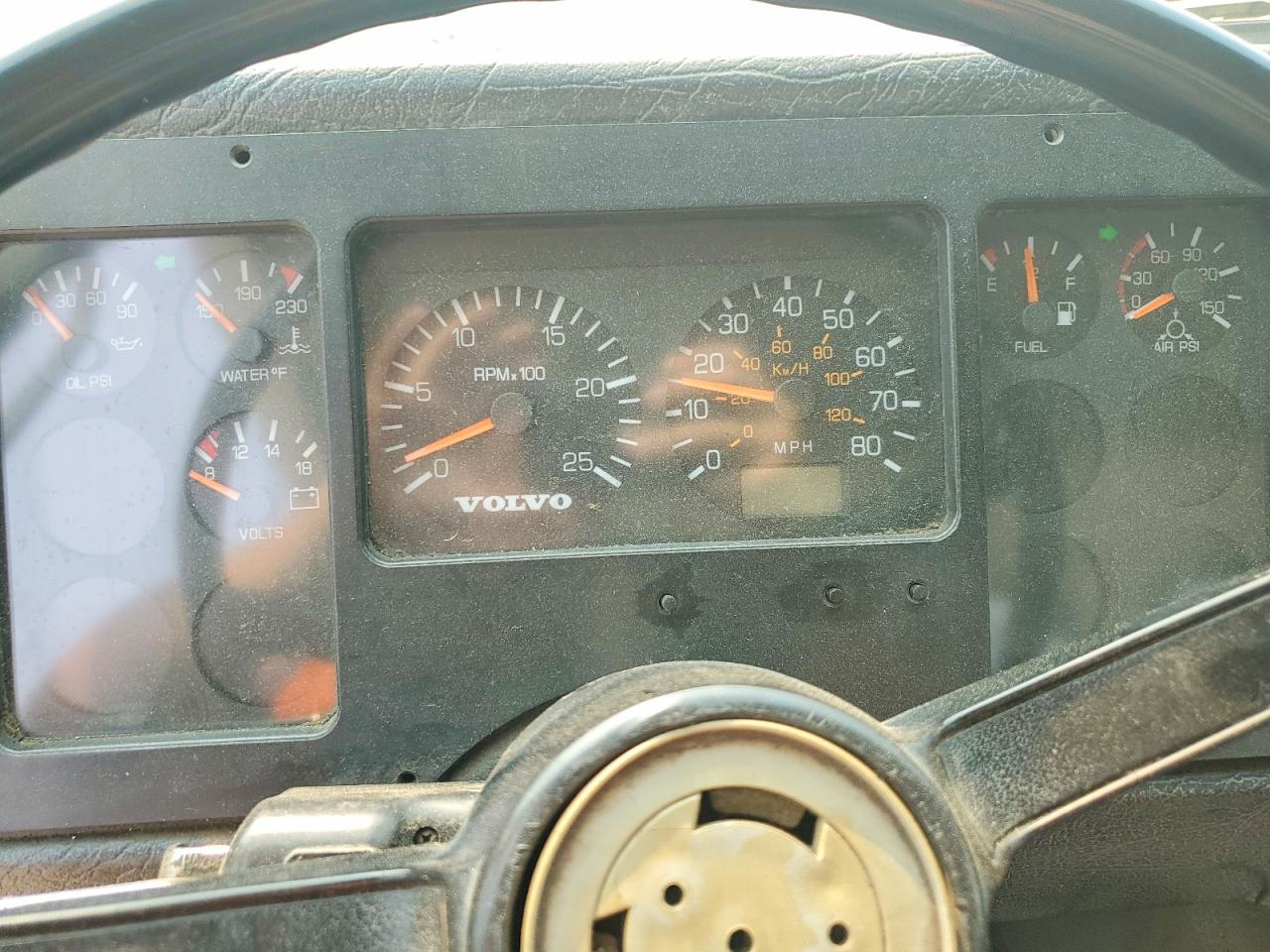 2000 VOLVO XPEDITOR