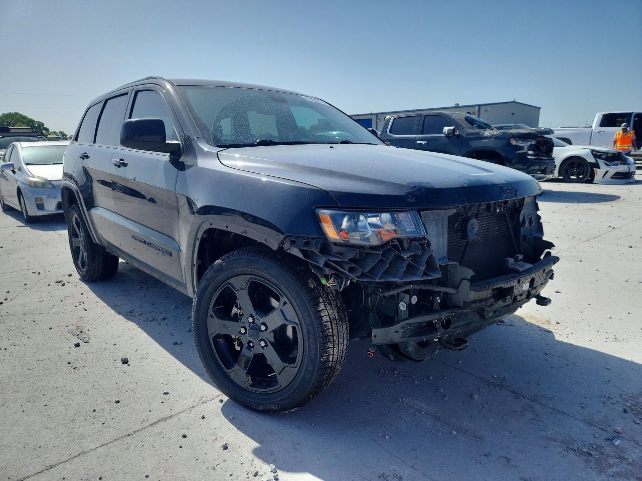 2019 JEEP GRAND CHEROKEE LAREDO 4X2