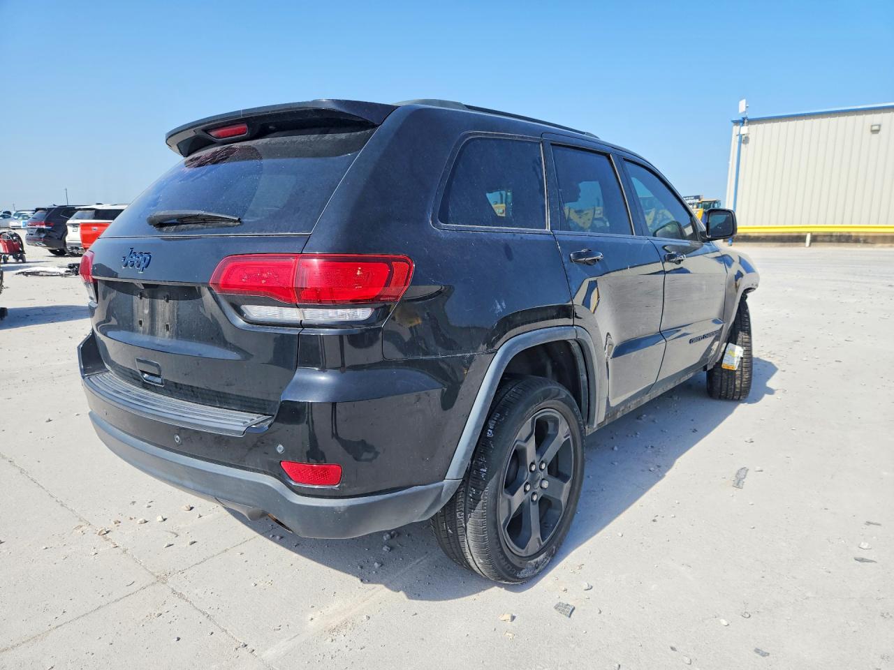 2019 JEEP GRAND CHEROKEE LAREDO 4X2