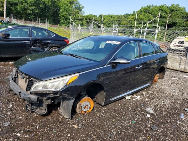 2015 HYUNDAI SONATA — Front 3/4