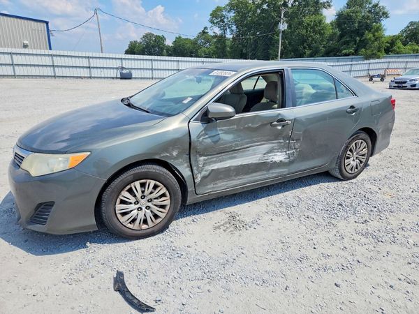 2014 TOYOTA CAMRY