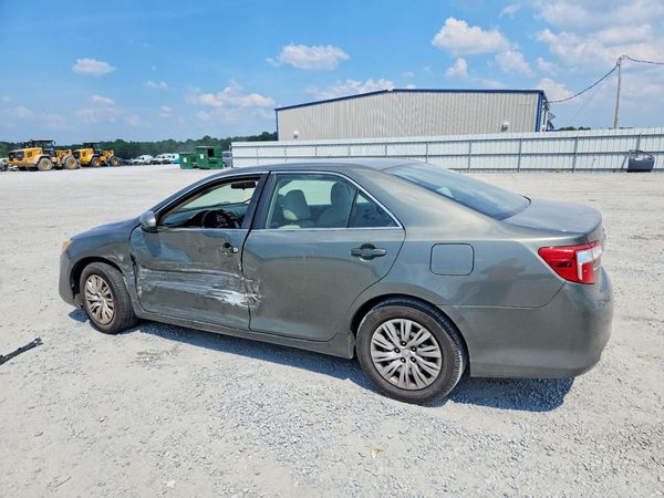 2014 TOYOTA CAMRY