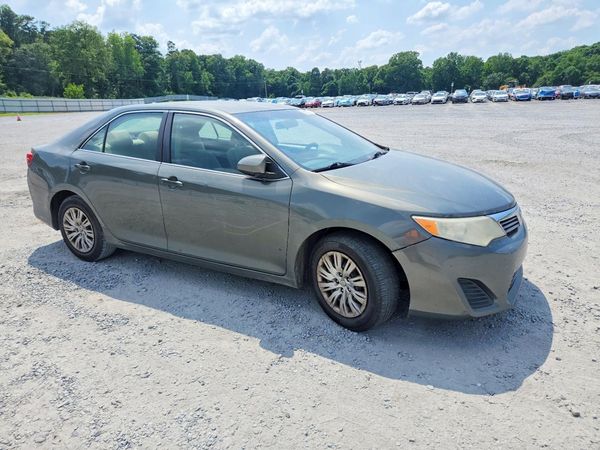 2014 TOYOTA CAMRY