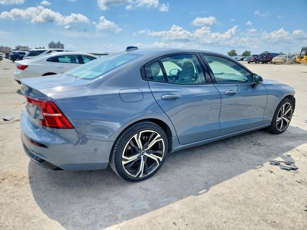 2024 VOLVO S60