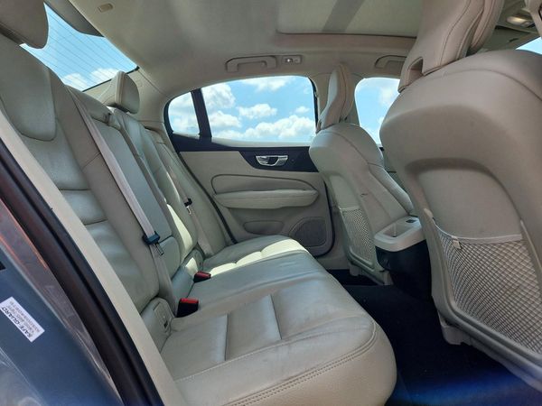 2024 VOLVO S60