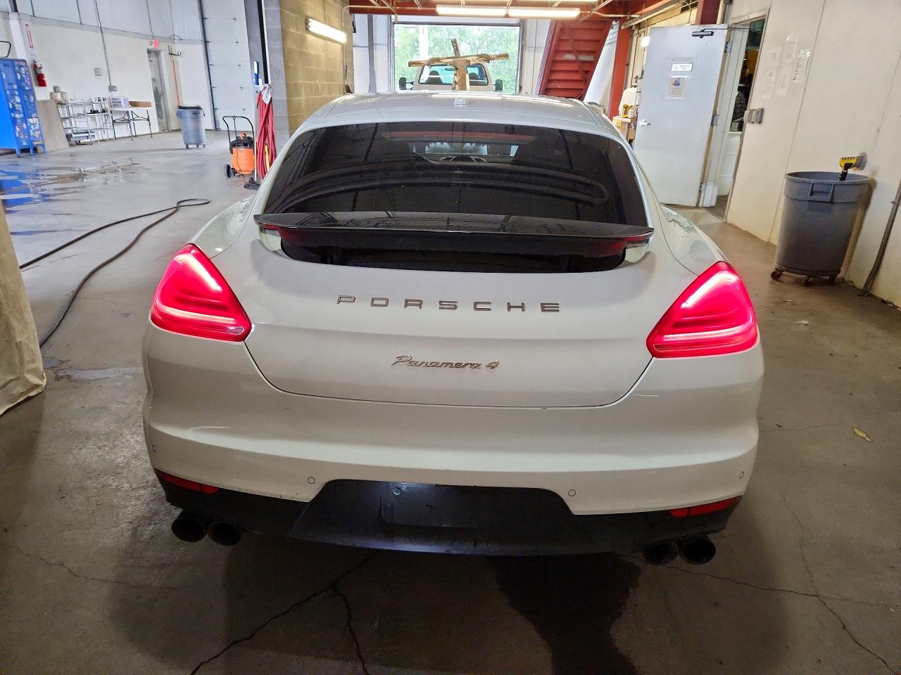 2014 PORSCHE PANAMERA Base (2WD), 4 (4WD)