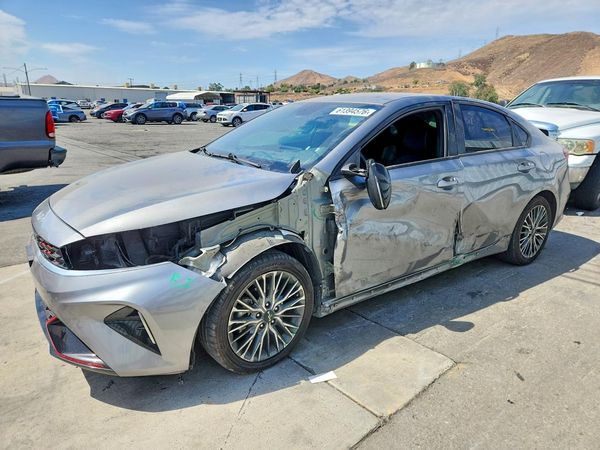 2022 KIA FORTE GT Line