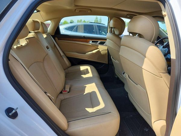 2017 GENESIS G80