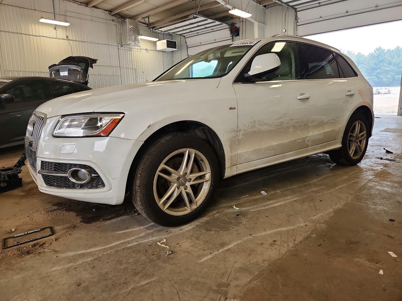 2013 AUDI Q5 Premium Plus