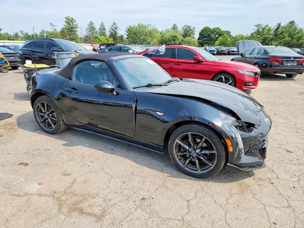 2017 MAZDA MX-5 MIATA Club