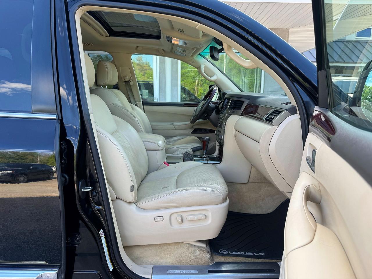 2015 LEXUS LX 570
