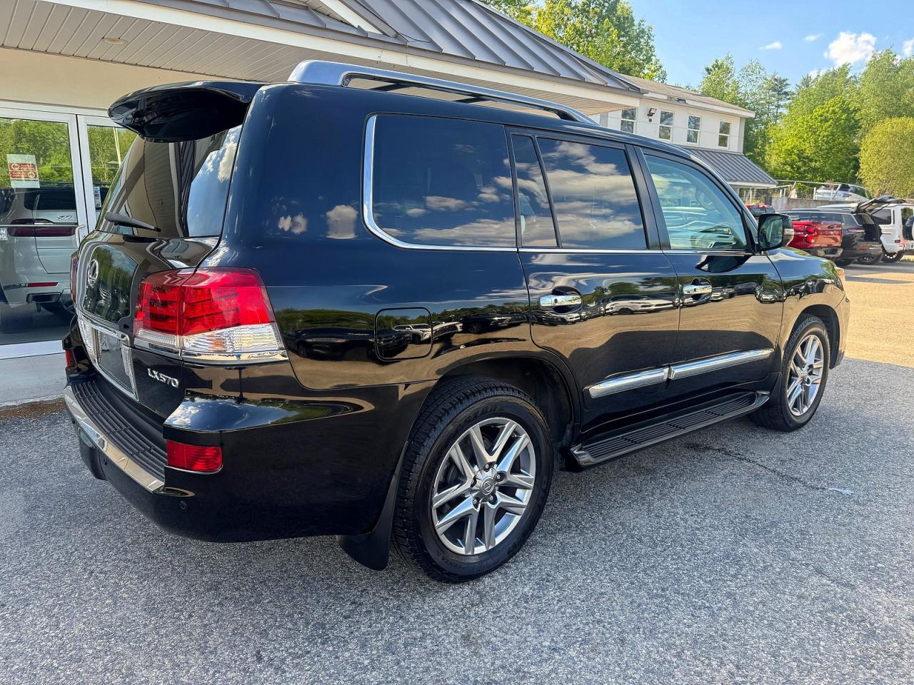 2015 LEXUS LX 570