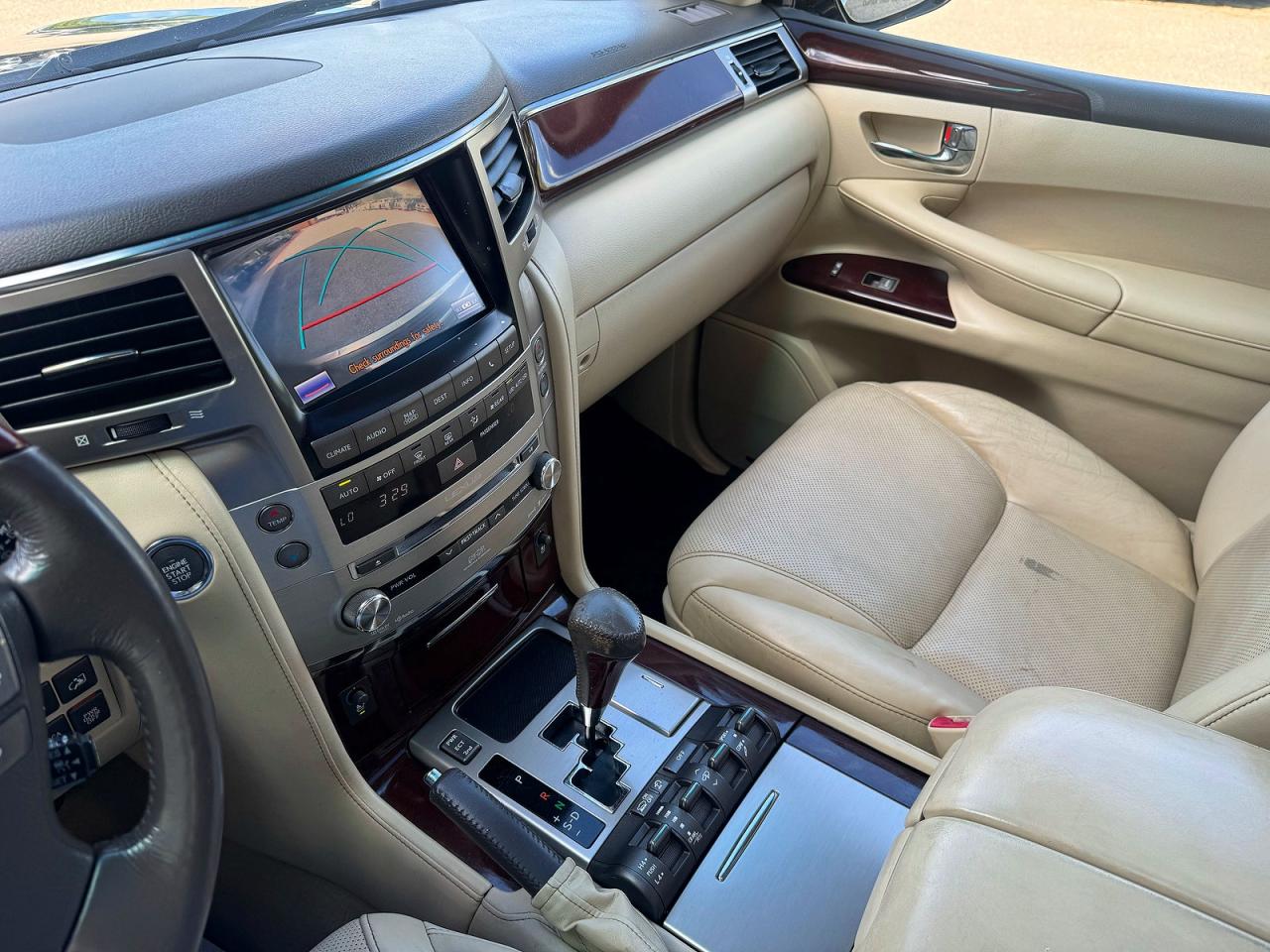 2015 LEXUS LX 570