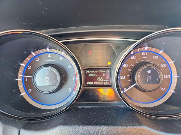 2013 HYUNDAI SONATA