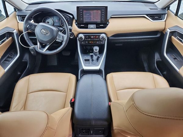 2021 TOYOTA RAV4 XLE Premium