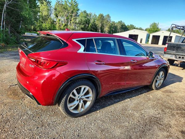 2017 INFINITI QX30