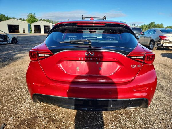 2017 INFINITI QX30