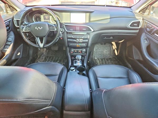 2017 INFINITI QX30