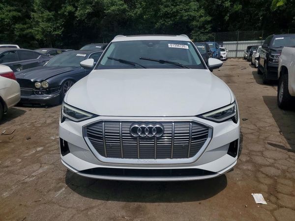 2021 AUDI E-TRON quattro Premium Plus