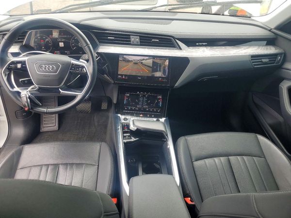 2021 AUDI E-TRON quattro Premium Plus