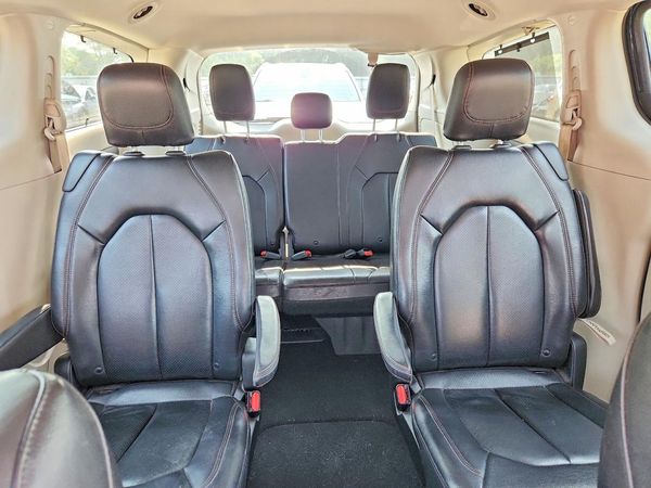 2019 CHRYSLER PACIFICA Touring L