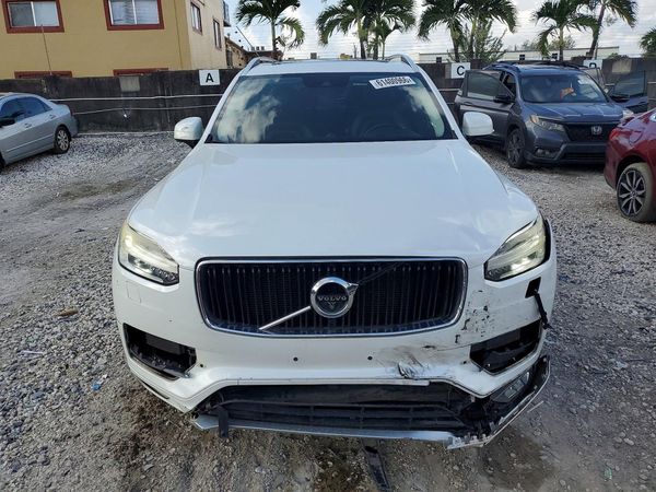 2017 VOLVO XC90 Momentum