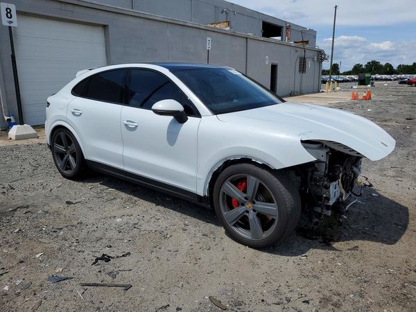 2024 PORSCHE CAYENNE S Coupe