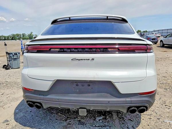 2024 PORSCHE CAYENNE S Coupe