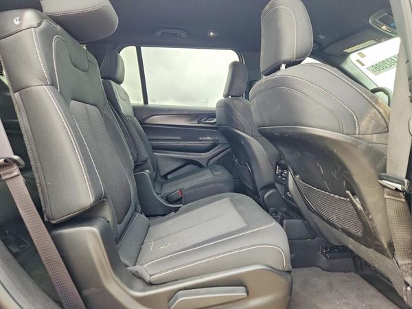 2025 JEEP GRAND CHEROKEE Laredo, Altitude