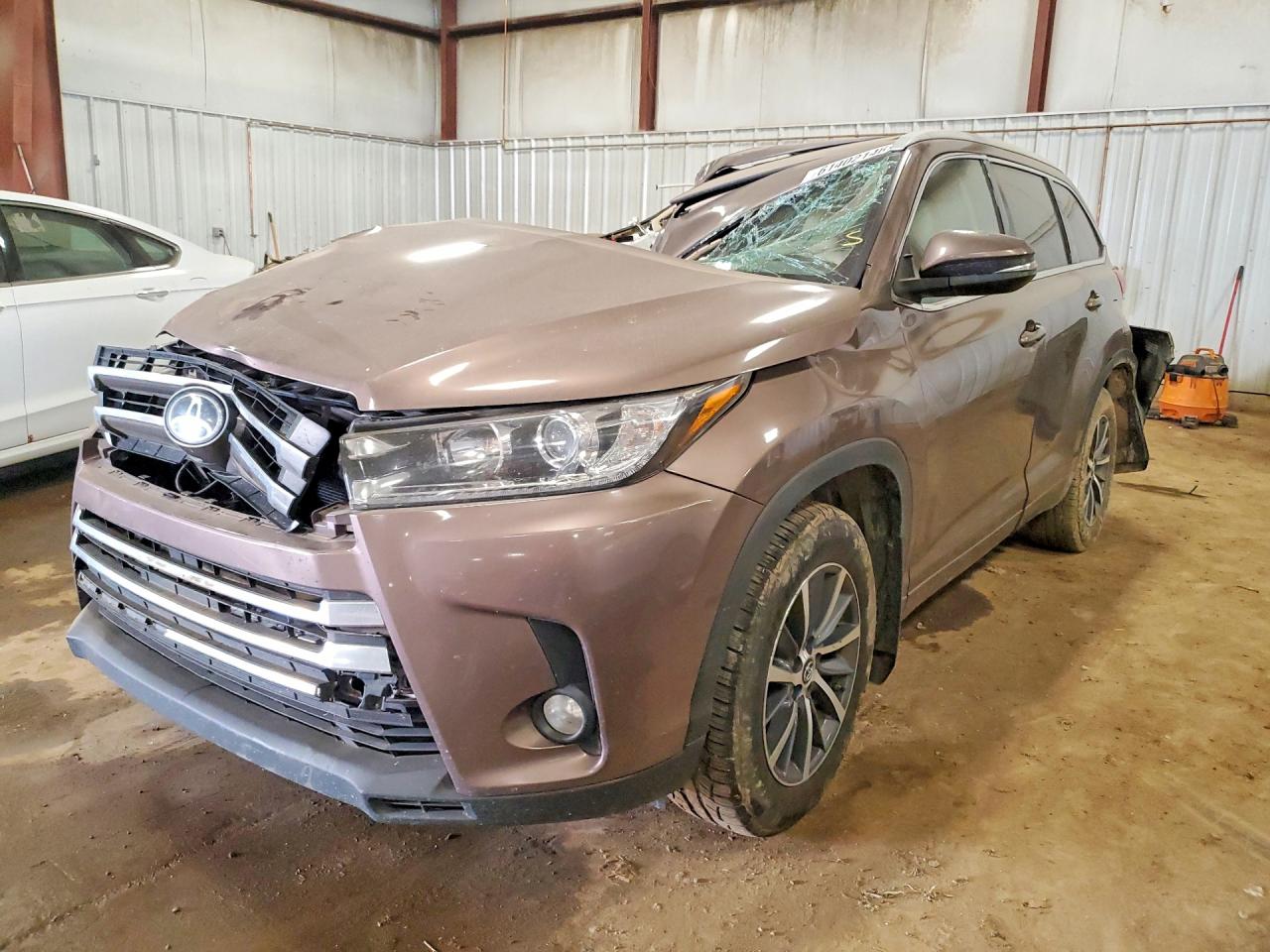 2017 TOYOTA HIGHLANDER