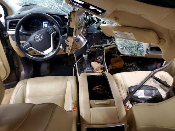 2017 TOYOTA HIGHLANDER