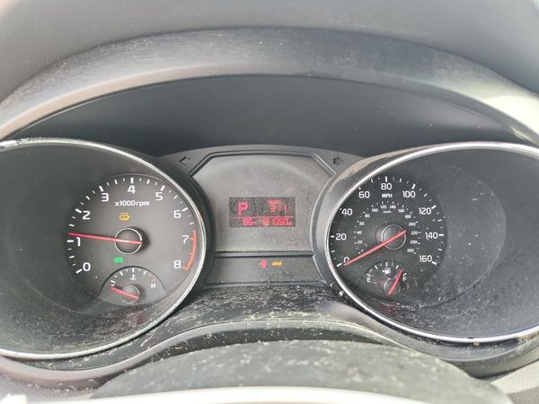 2017 KIA SEDONA LX