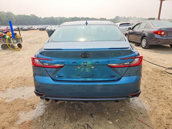 2025 TOYOTA CAMRY