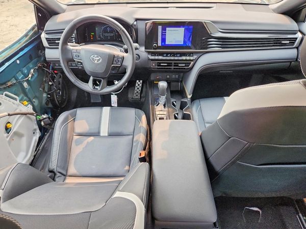 2025 TOYOTA CAMRY